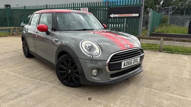 MINI HATCH
